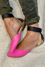 TWO-TONE MODERN FLATS