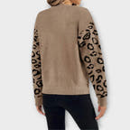 Maya Sweater with Leopard Pattern and Soft Comfort
