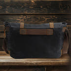 Alton - Canvas Messenger Bag
