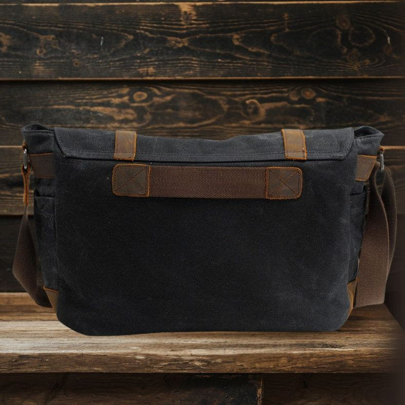Alton - Canvas Messenger Bag