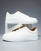 Chase - Classic Vegan Sneakers