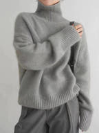 Danna Luxe Cashmere Turtleneck Sweater