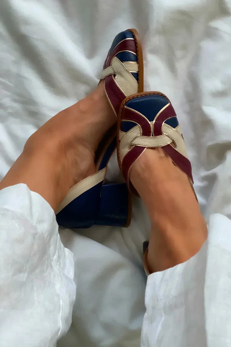 TRI-COLOR SLIP-ON FLATS