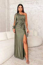 Amelia - Slim Fit Evening Dress